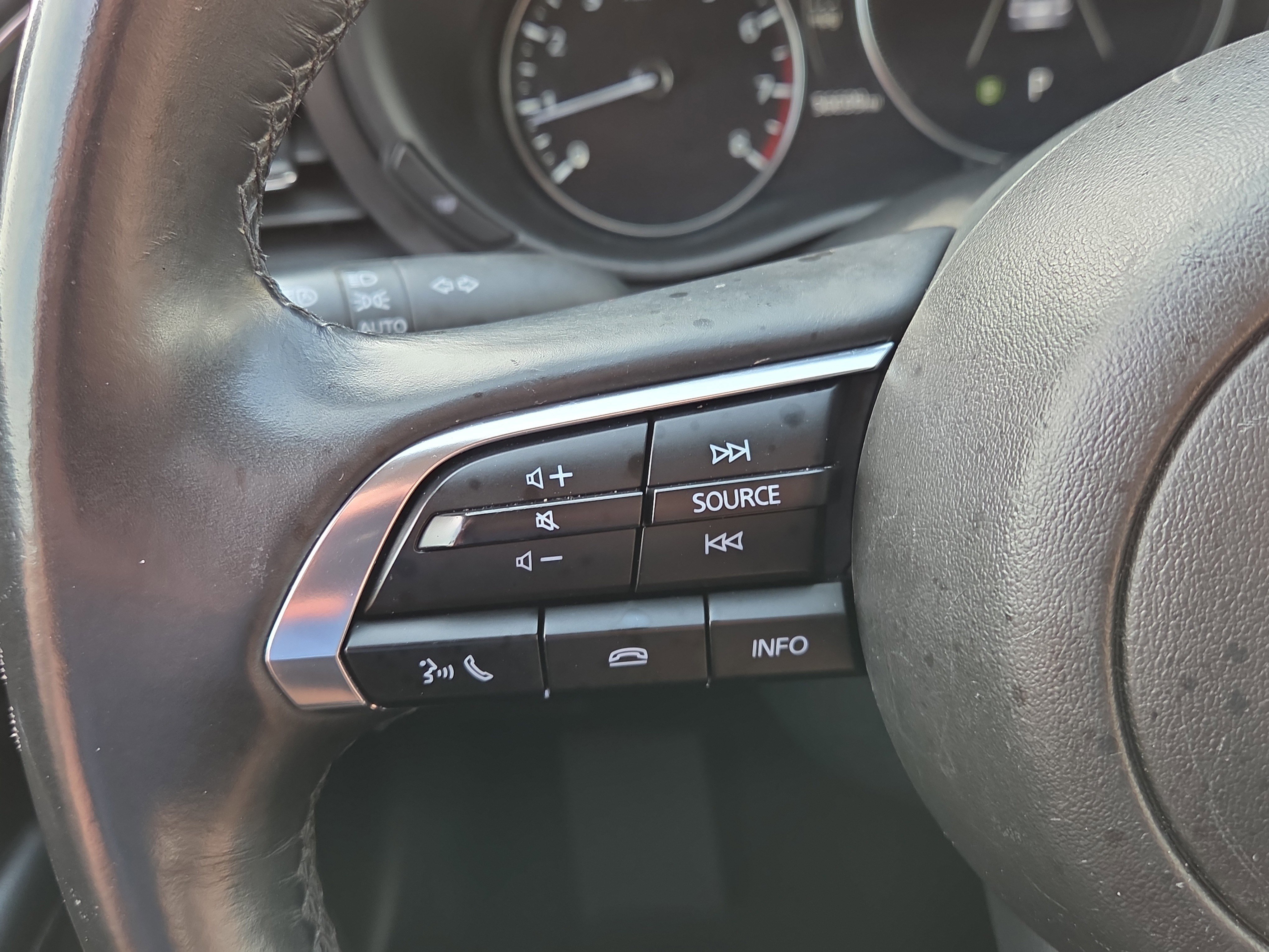 Used 2024 MAZDA MAZDA3 s image 19