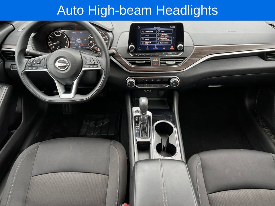 Used 2024 Nissan Altima 2.5 SV image 2