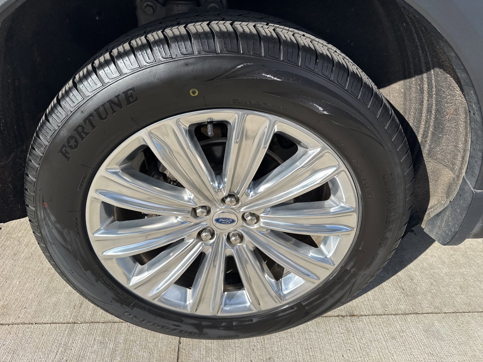 Certified 2022 Ford Explorer Limited w/ Limited Technology Package image 21