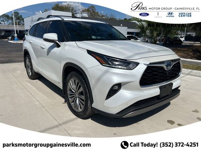Used 2022 Toyota Highlander Platinum image 1