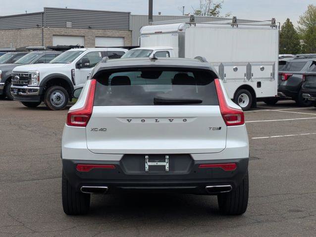 Used 2019 Volvo XC40 T5 R-Design AWD/4WD image 4