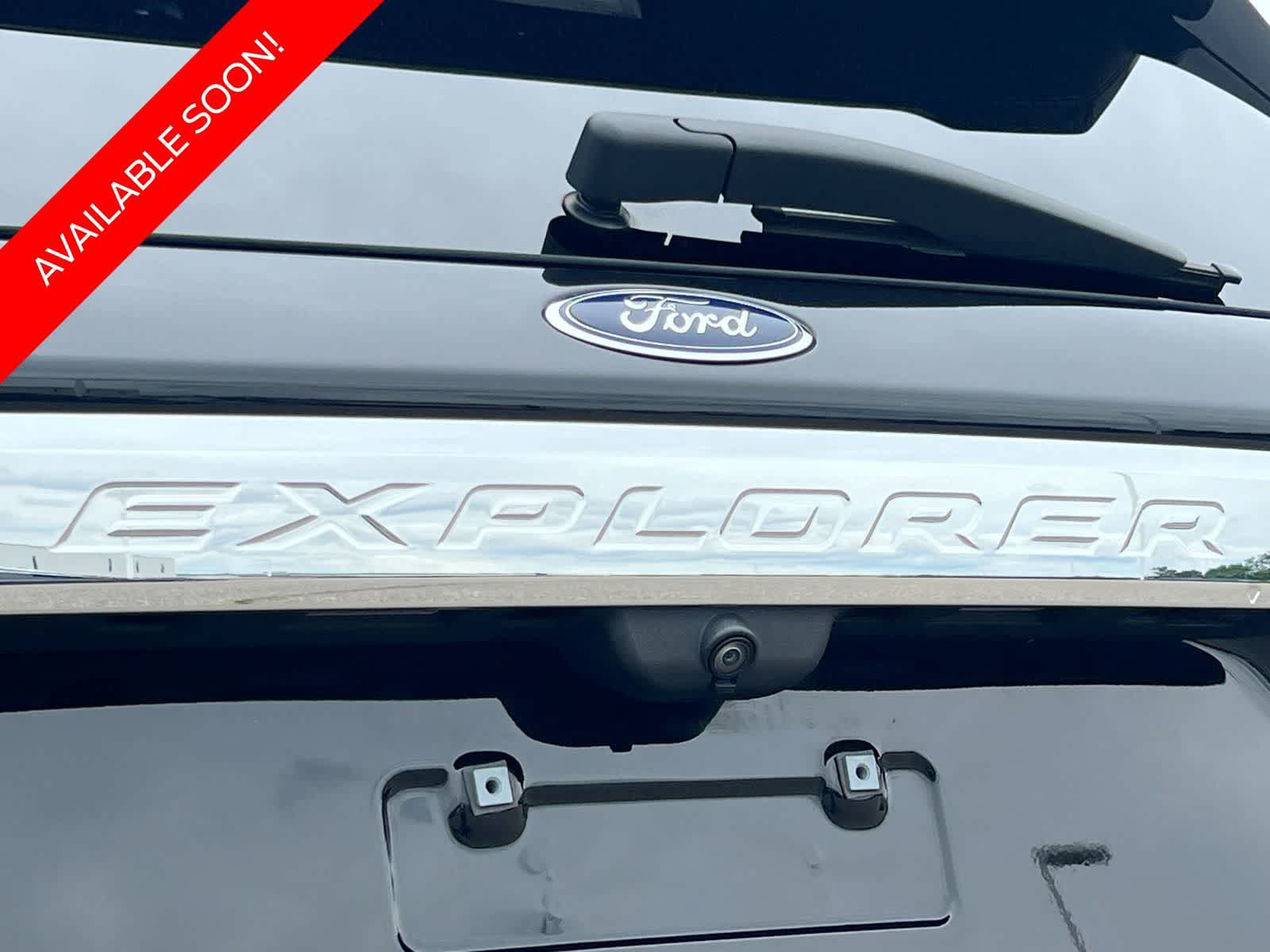Certified 2022 Ford Explorer XLT w/ Equipment Group 202A AWD/4WD image 12