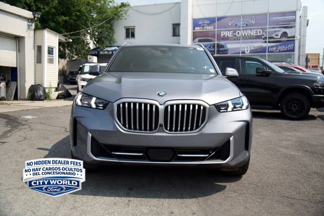 Used 2024 BMW X5 sDrive40i w/ Premium Package RWD image 2