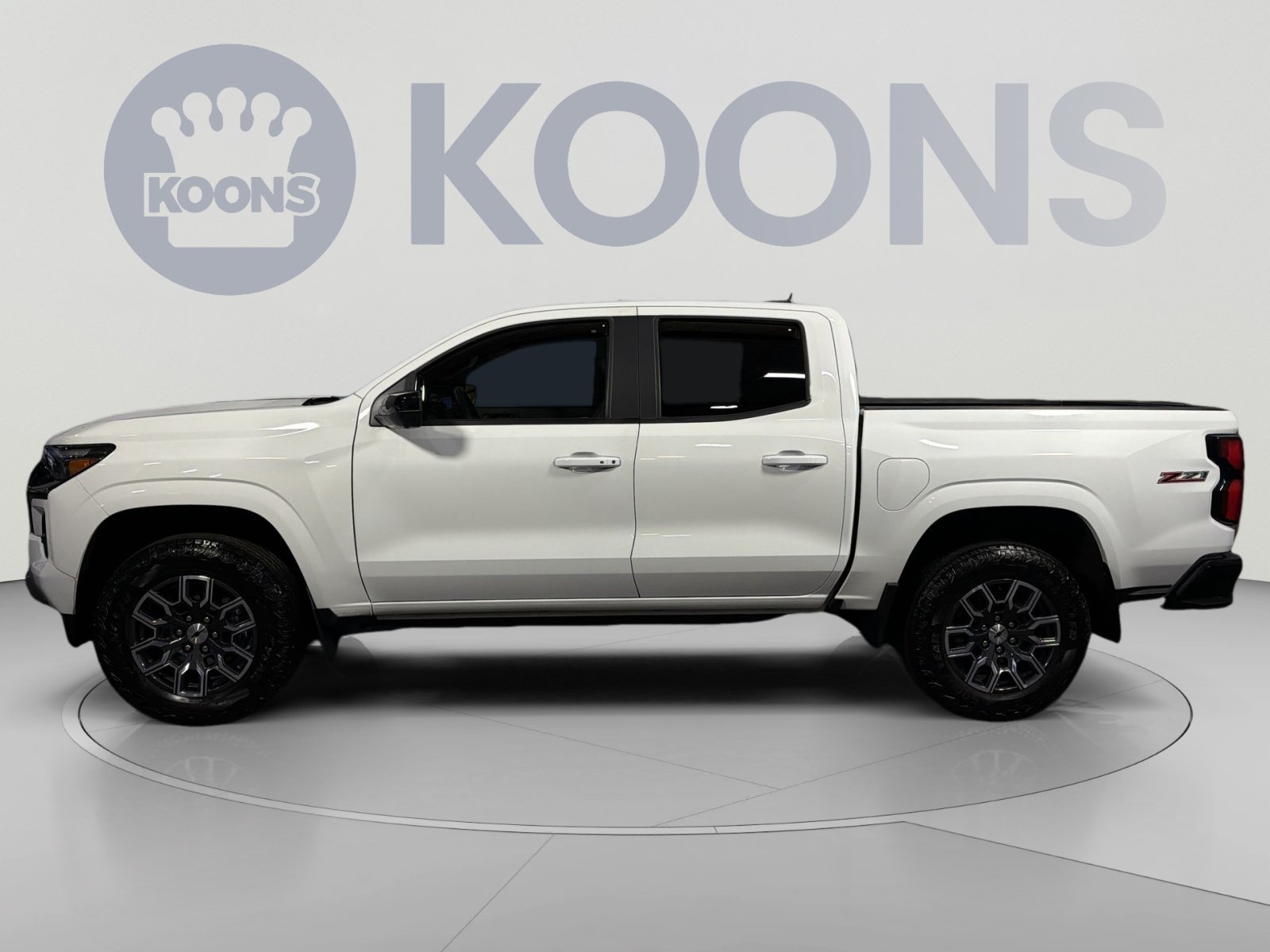 Used 2024 Chevrolet Colorado Z71 w/ Z71 Convenience Package 2 AWD/4WD image 2
