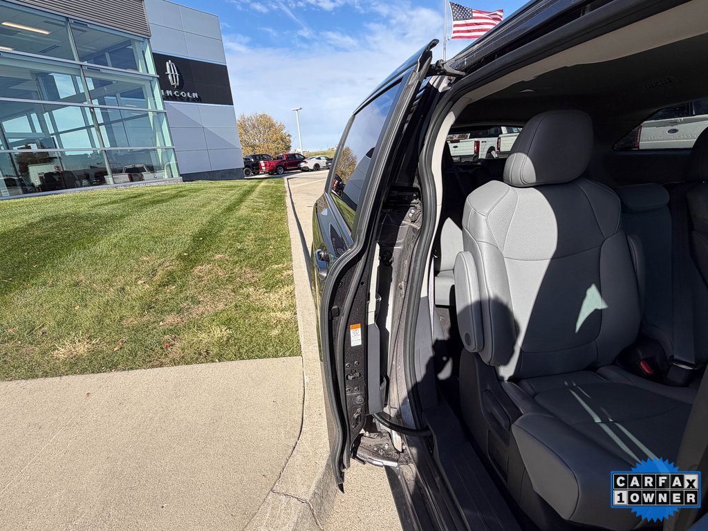 Used 2024 Toyota Sienna XLE image 21