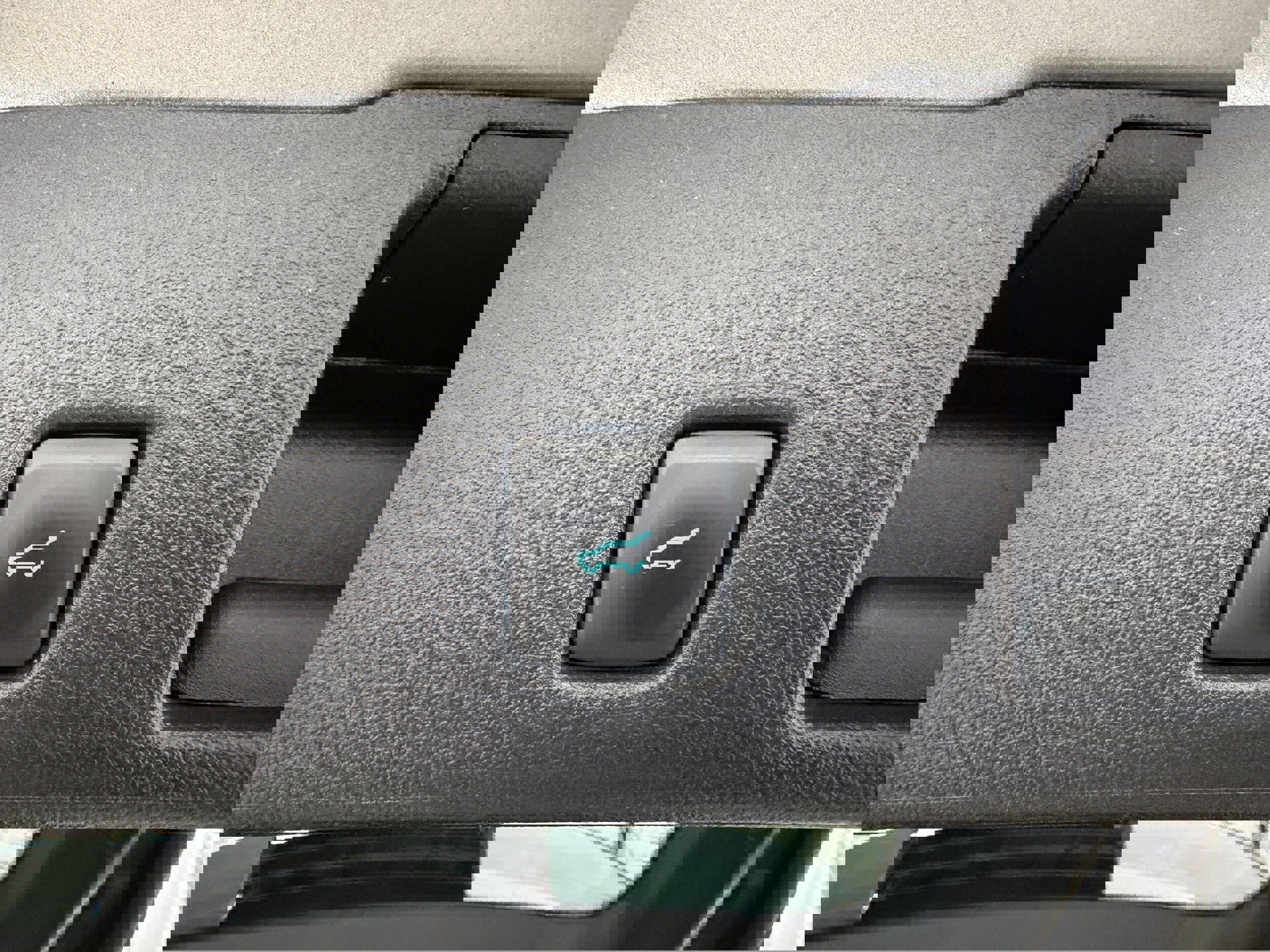 Certified 2022 Ford Escape Titanium image 32