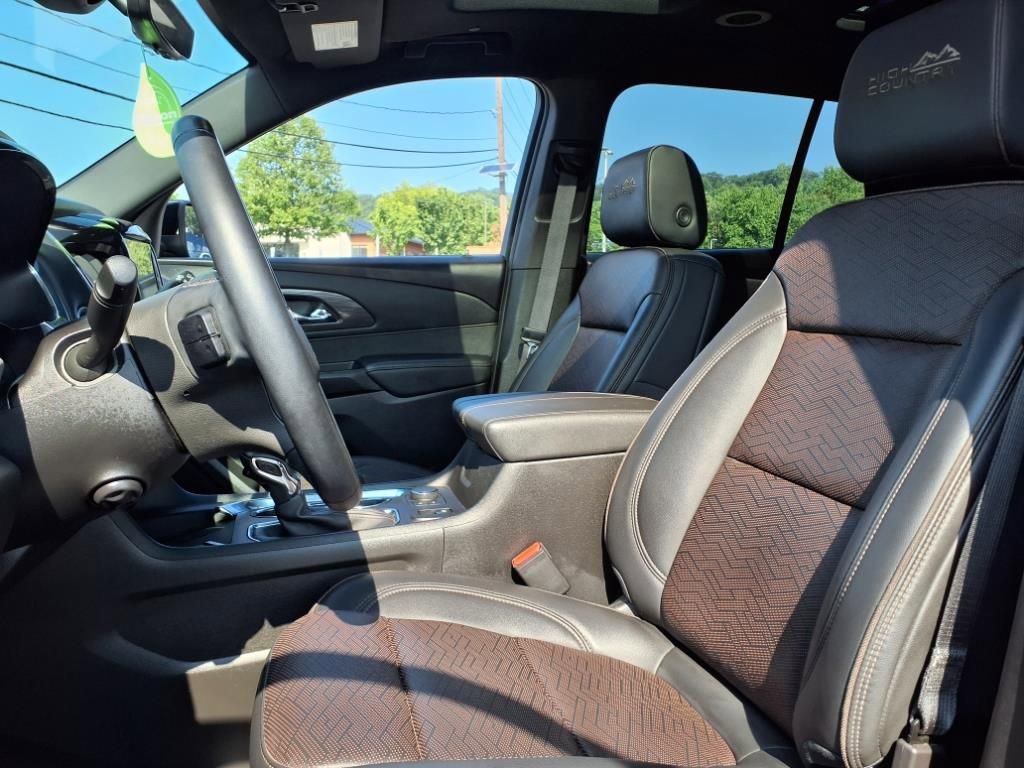 Used 2023 Chevrolet Traverse High Country w/ LPO, Floor Liner Package image 16