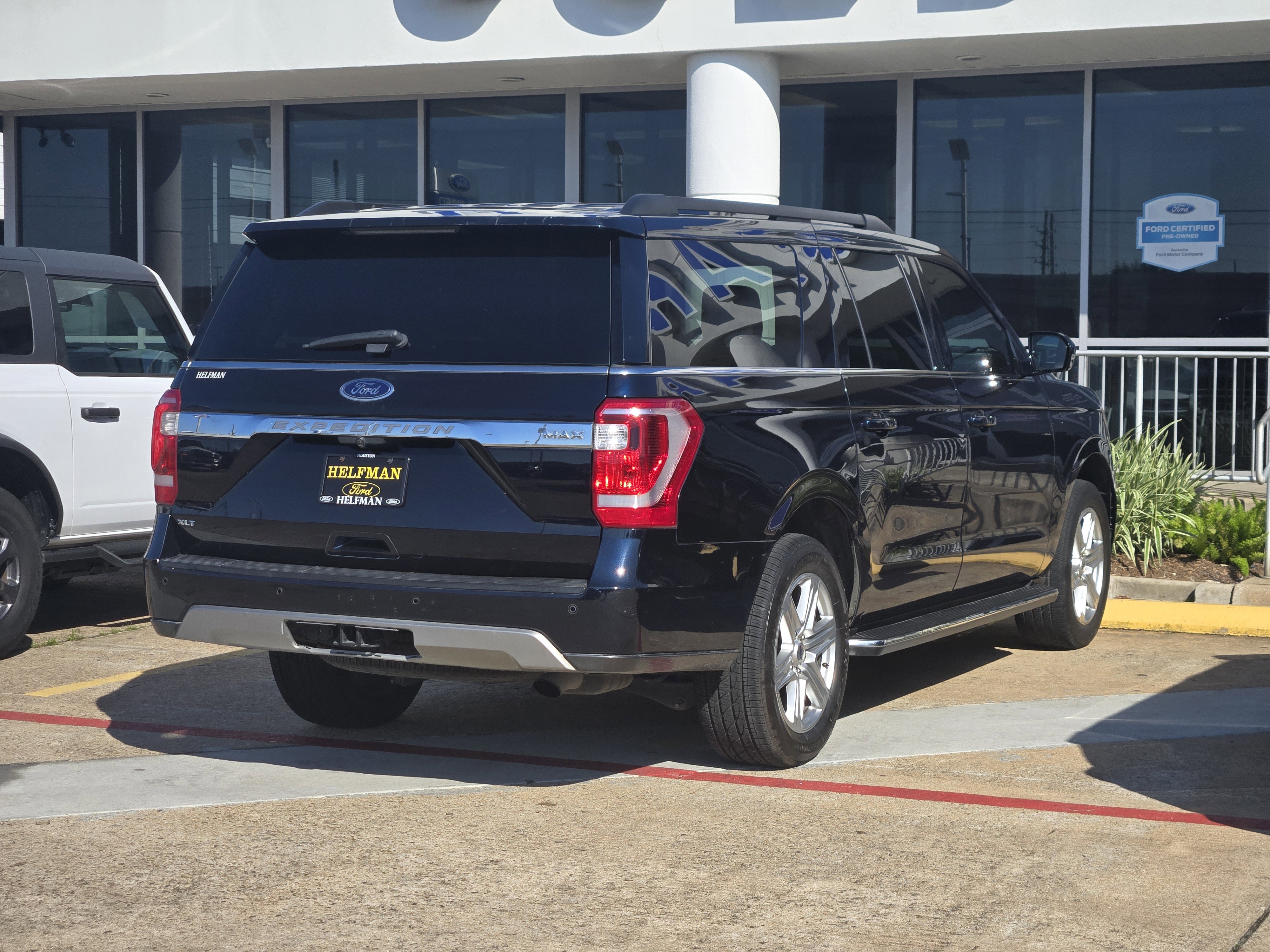 Certified 2021 Ford Expedition Max XLT RWD image 4