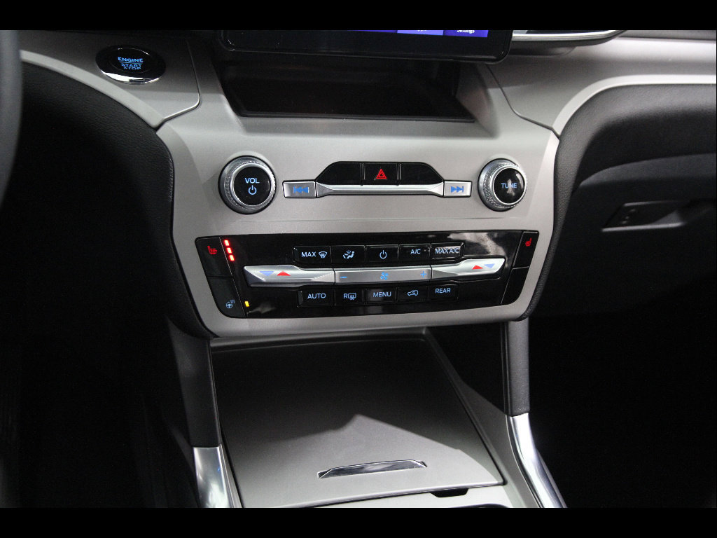 Certified 2023 Ford Explorer XLT w/ Equipment Group 202A image 16