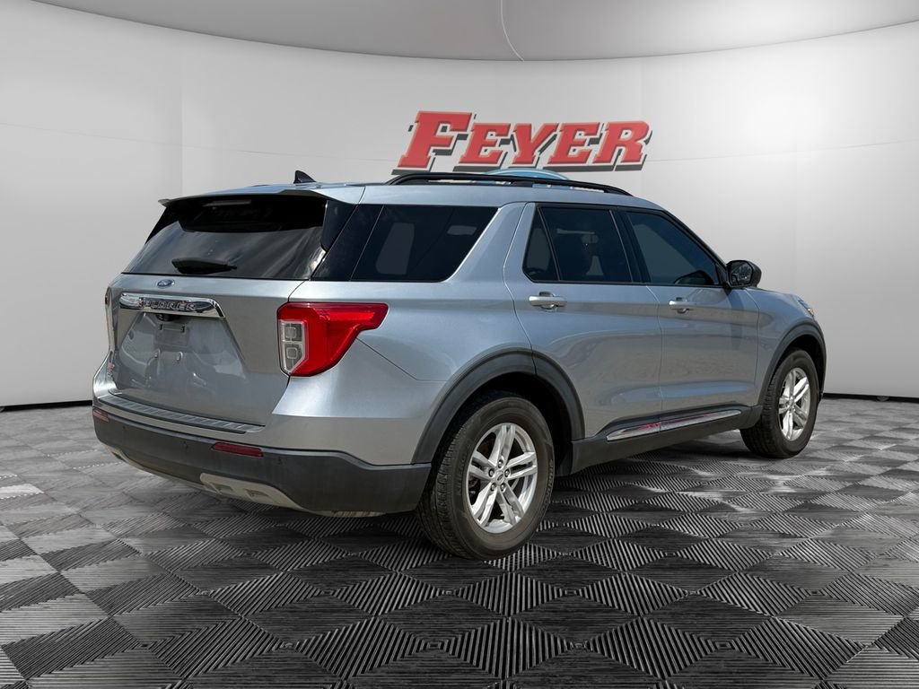 Certified 2022 Ford Explorer XLT w/ Equipment Group 202A RWD image 5