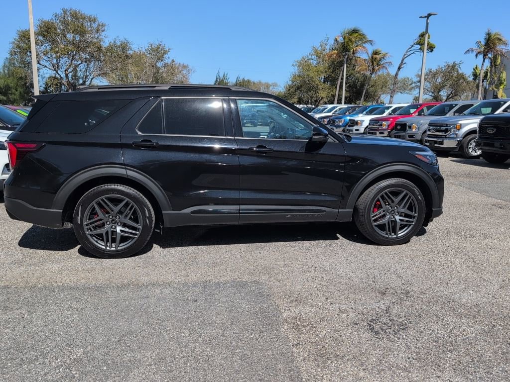 Certified 2025 Ford Explorer ST image 2