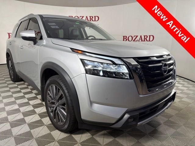 Used 2024 Nissan Pathfinder SL w/ SL Premium Package FWD image 1