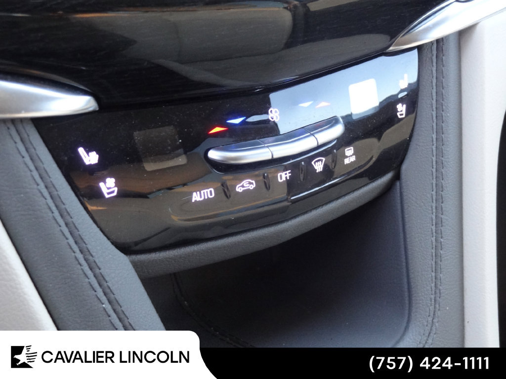 Used 2023 Cadillac XT6 Premium Luxury FWD image 12