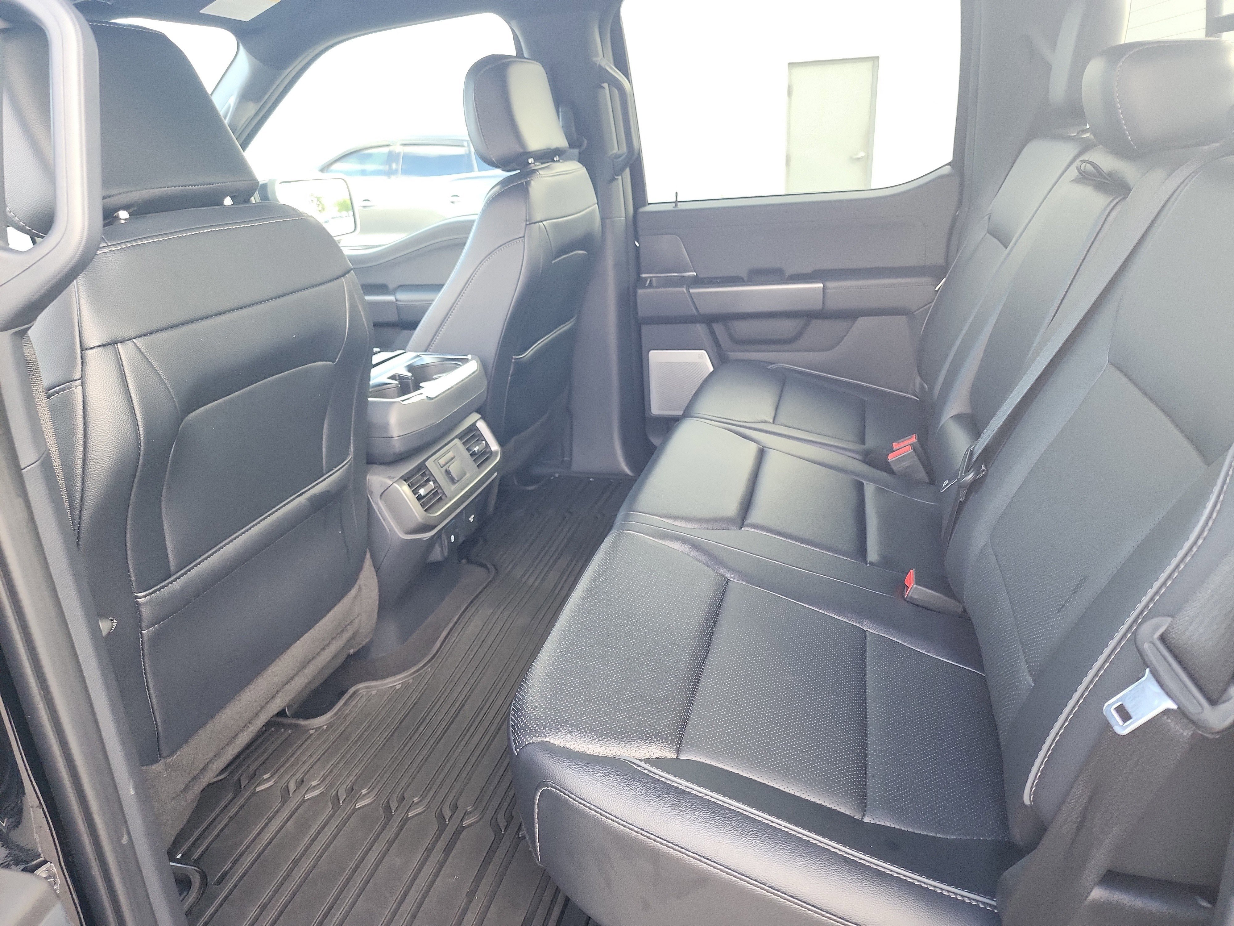 Certified 2024 Ford F150 Lariat w/ Equipment Group 502A High image 17