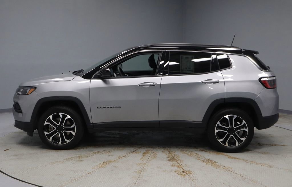 Used 2024 Jeep Compass Limited image 2