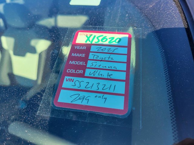 Used 2025 Toyota Sienna XSE image 32