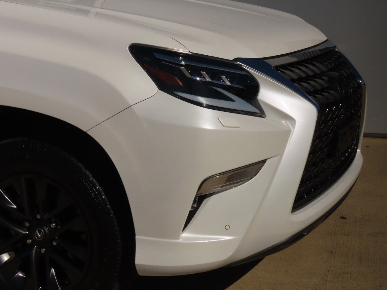 Used 2020 Lexus GX 460 Premium w/ Premium Package image 11