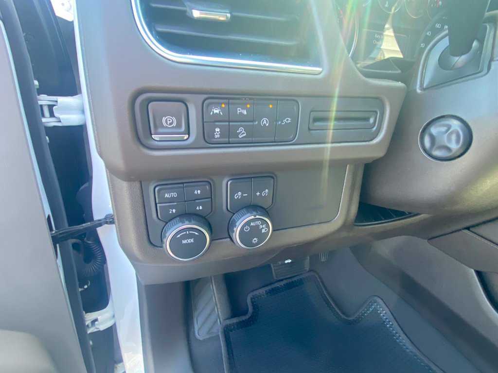 Used 2021 Chevrolet Tahoe Z71 w/ Luxury Package AWD/4WD image 12
