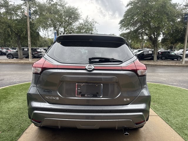 Used 2021 Nissan Kicks SR w/ SR Premium Package FWD image 3