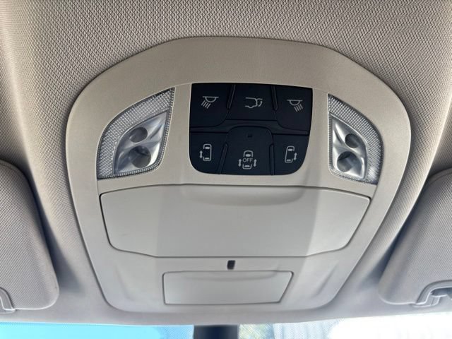 Used 2024 Chrysler Pacifica Limited FWD image 28