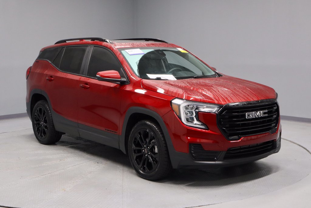 Used 2022 GMC Terrain SLE w/ Driver Convenience Package AWD/4WD image 1
