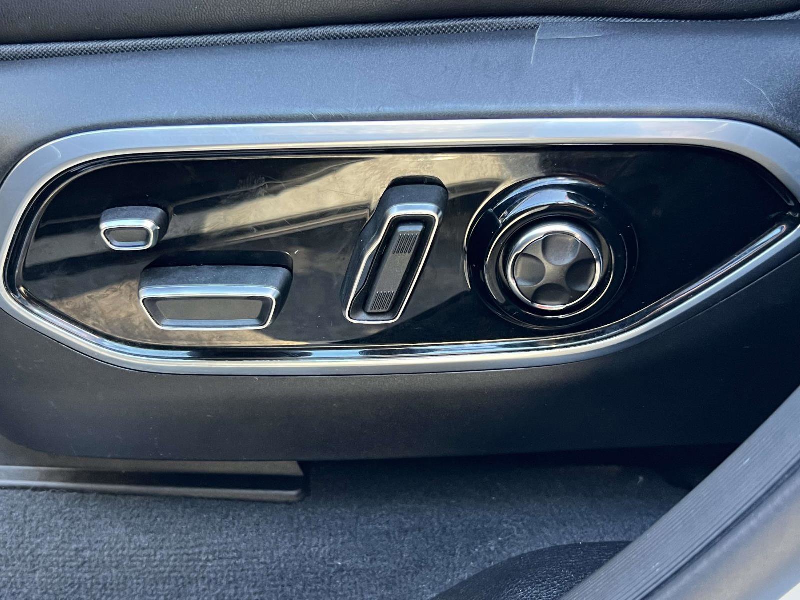 Used 2023 Jeep Grand Cherokee L Summit w/ High Altitude Package image 29