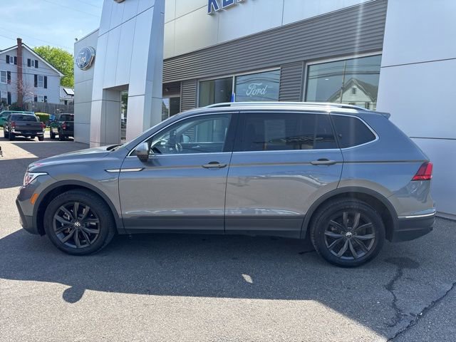 Used 2024 Volkswagen Tiguan SE AWD/4WD image 9