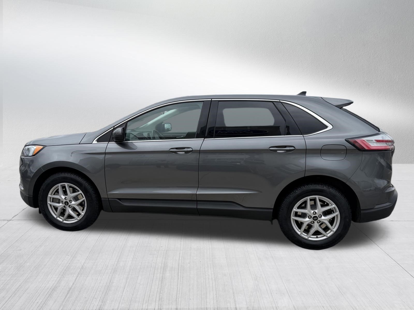 Certified 2023 Ford Edge SEL w/ Convenience Package AWD/4WD image 4