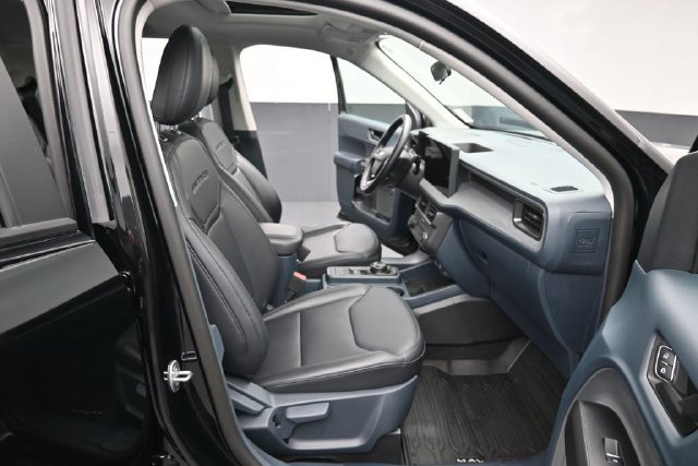 Certified 2025 Ford Maverick Lariat w/ Black Appearance Package AWD/4WD image 31