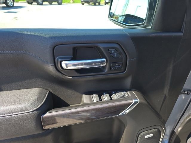Used 2022 Chevrolet Silverado 1500 LTZ w/ LTZ Premium Package AWD/4WD image 12