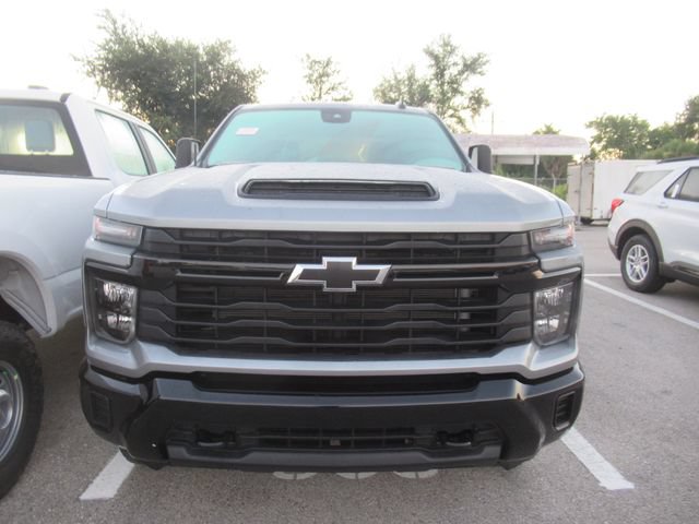 Used 2025 Chevrolet Silverado 2500 Custom w/ Custom Blackout Package AWD/4WD image 2
