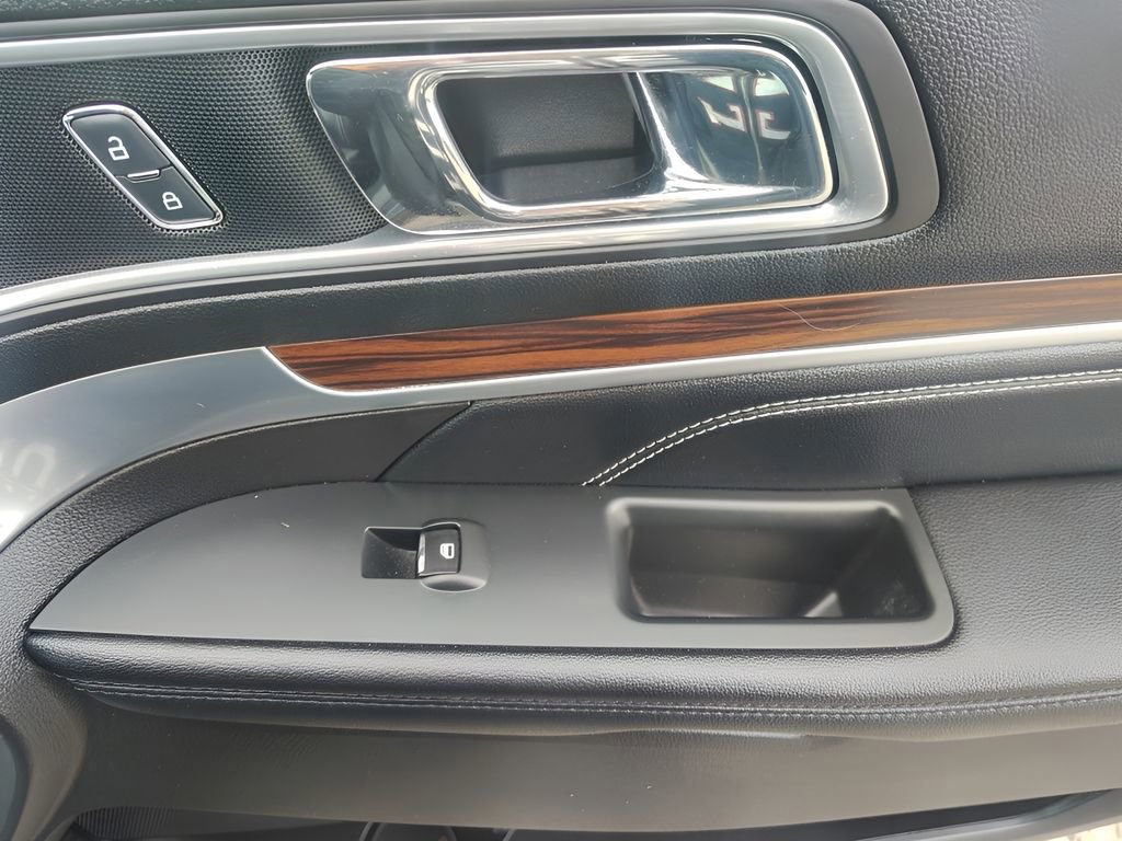 Certified 2017 Ford Explorer Limited image 35