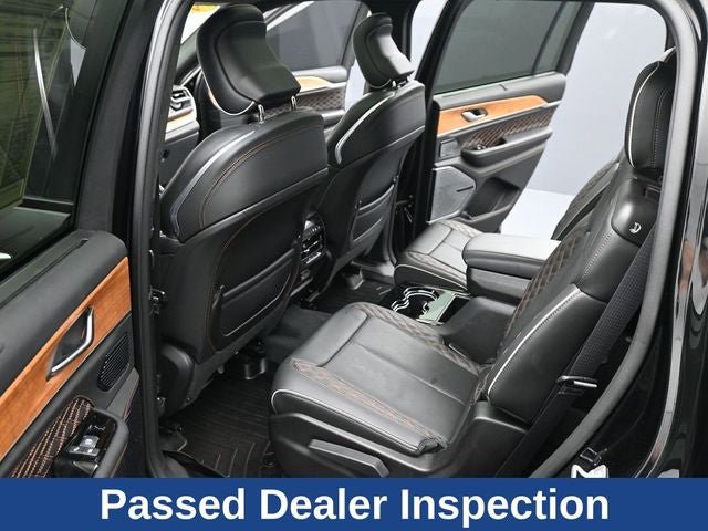 Used 2023 Jeep Grand Cherokee L Summit AWD/4WD image 18