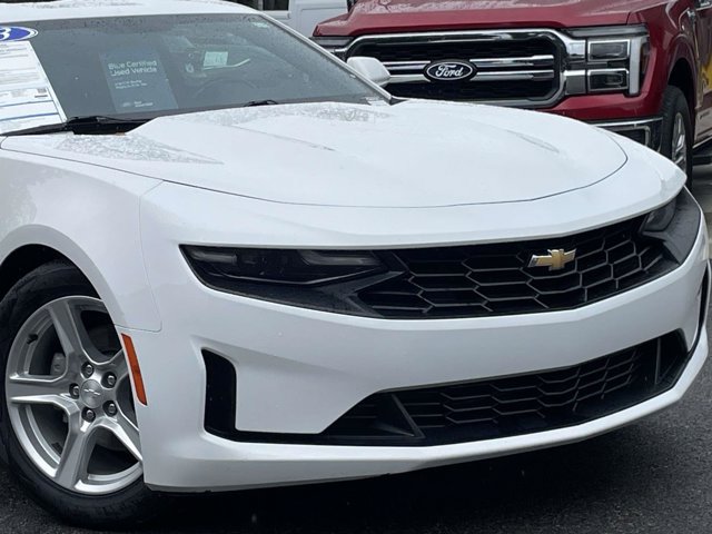 Used 2023 Chevrolet Camaro LT RWD image 2