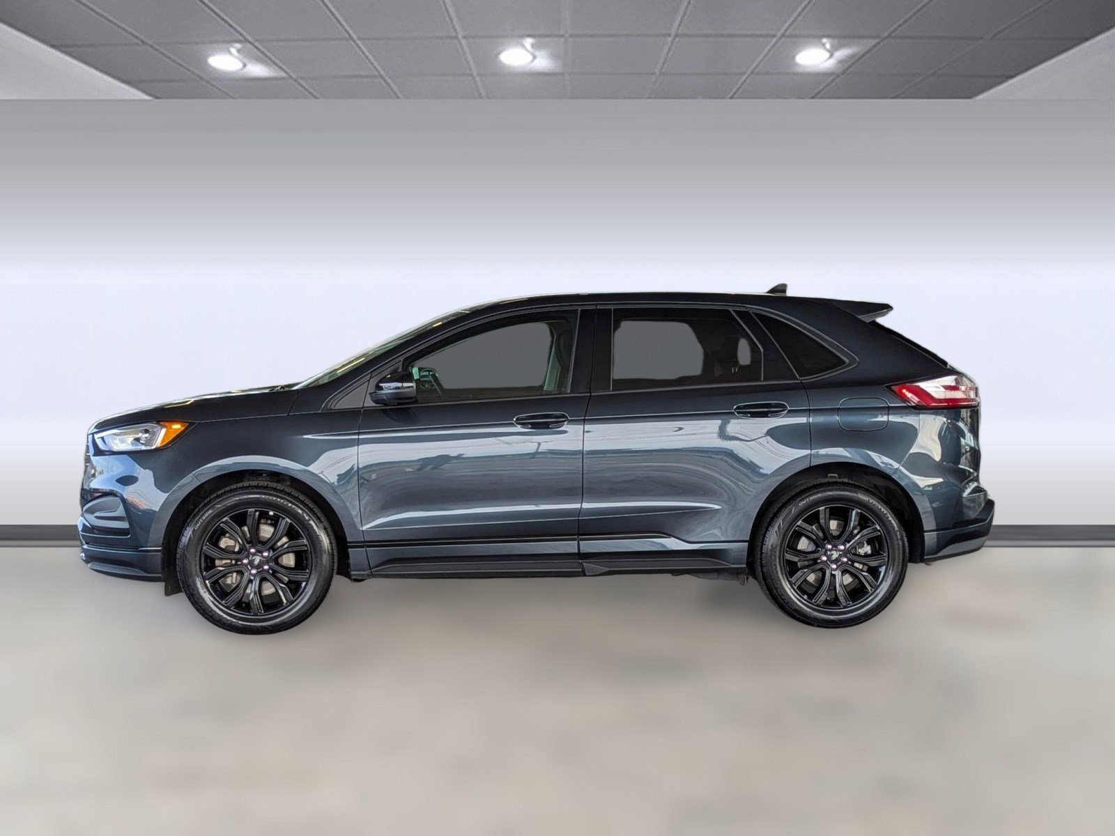 Certified 2022 Ford Edge SE w/ Black Appearance Package image 2