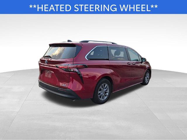 Used 2021 Toyota Sienna XLE AWD/4WD image 3