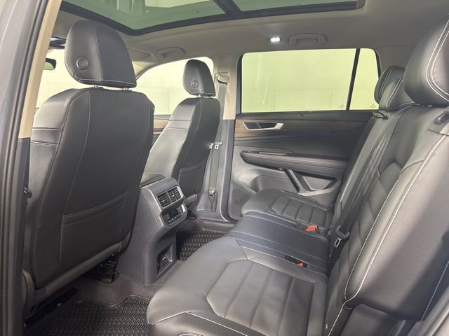 Used 2025 Volkswagen Atlas SEL image 13