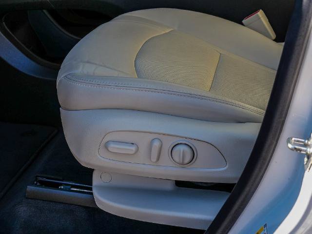 Used 2023 Buick Enclave Essence w/ Sport Touring Edition FWD image 33