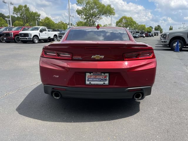 Used 2018 Chevrolet Camaro LT RWD image 5