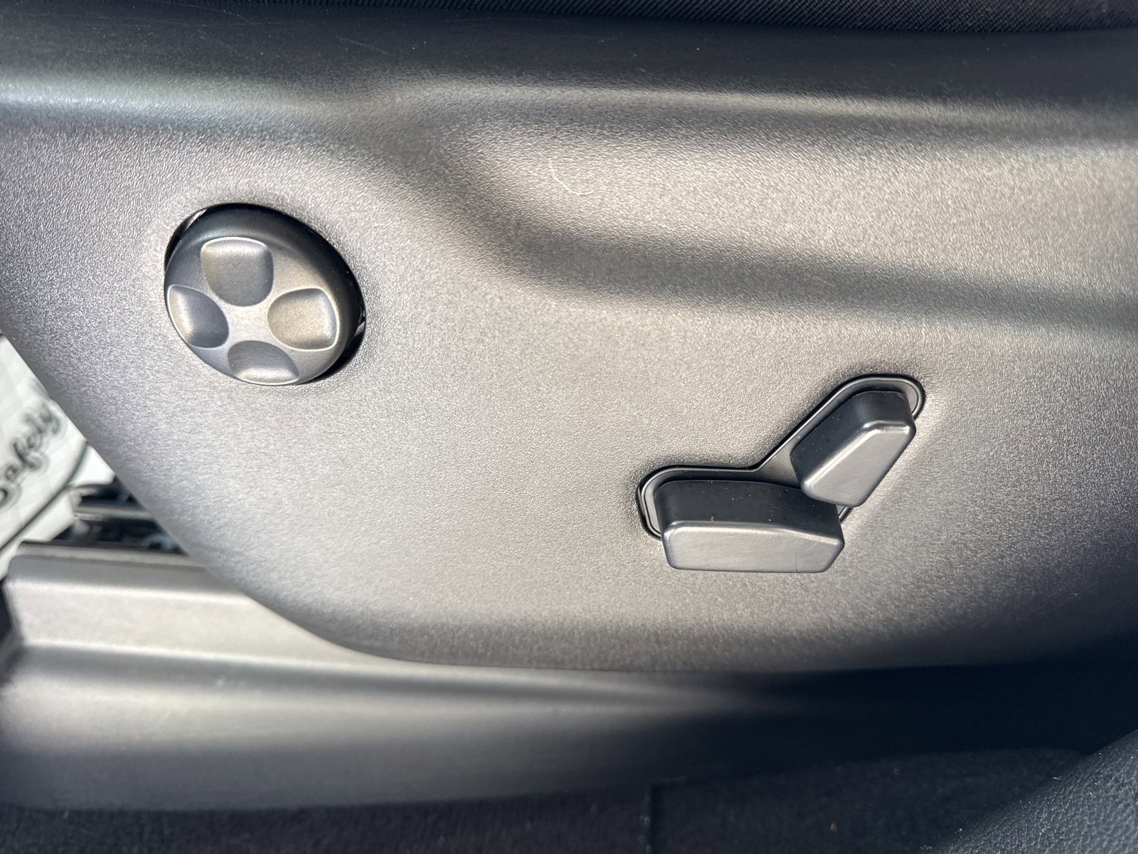 Used 2020 Jeep Grand Cherokee Altitude image 22