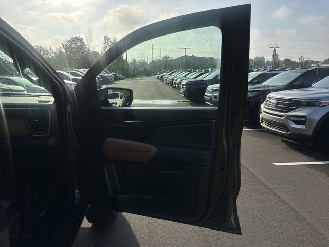 Used 2023 GMC Canyon AT4 w/ AT4 Premium Package AWD/4WD image 13