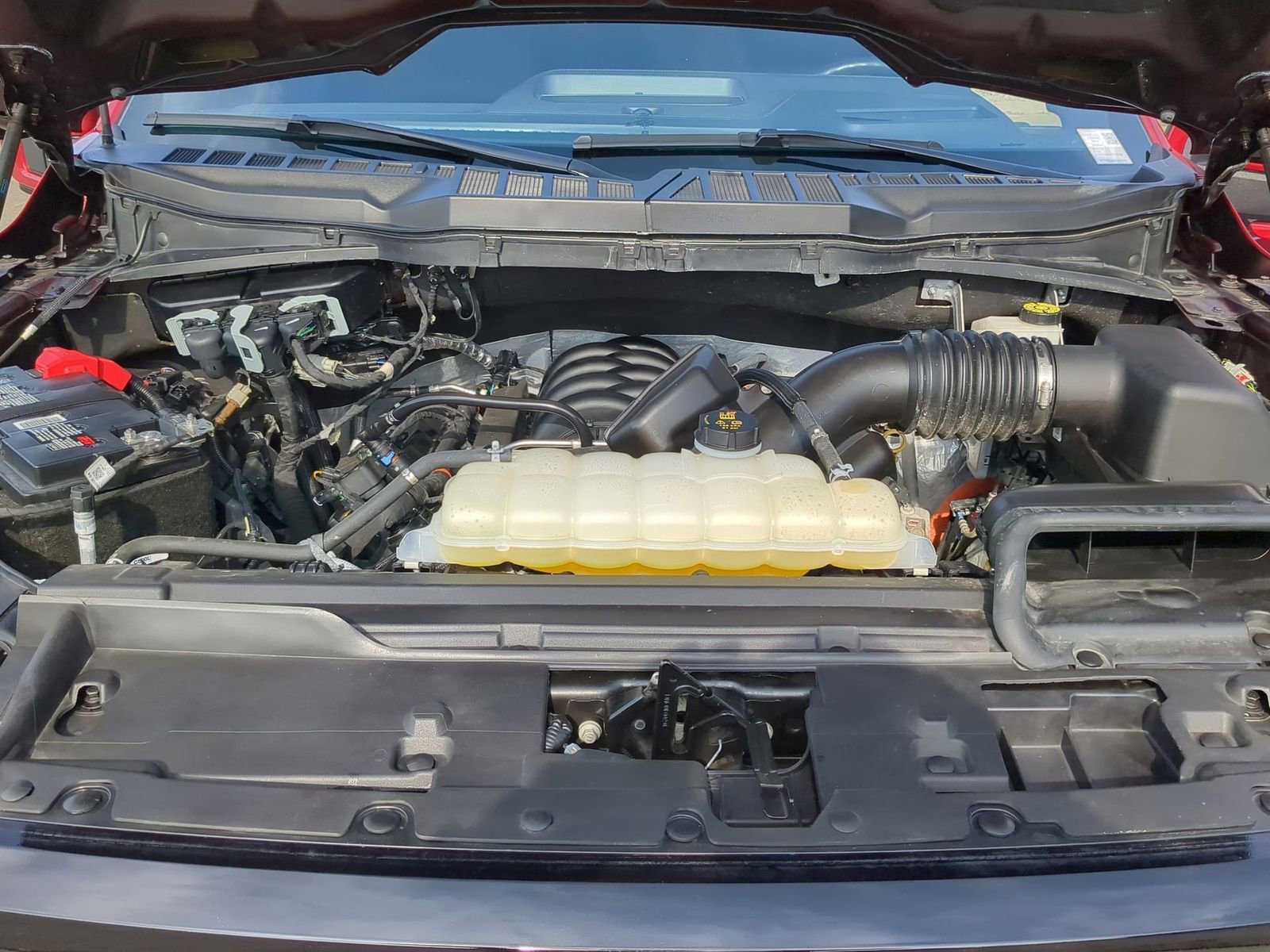 Certified 2024 Ford F150 Lariat w/ Equipment Group 502A High image 18