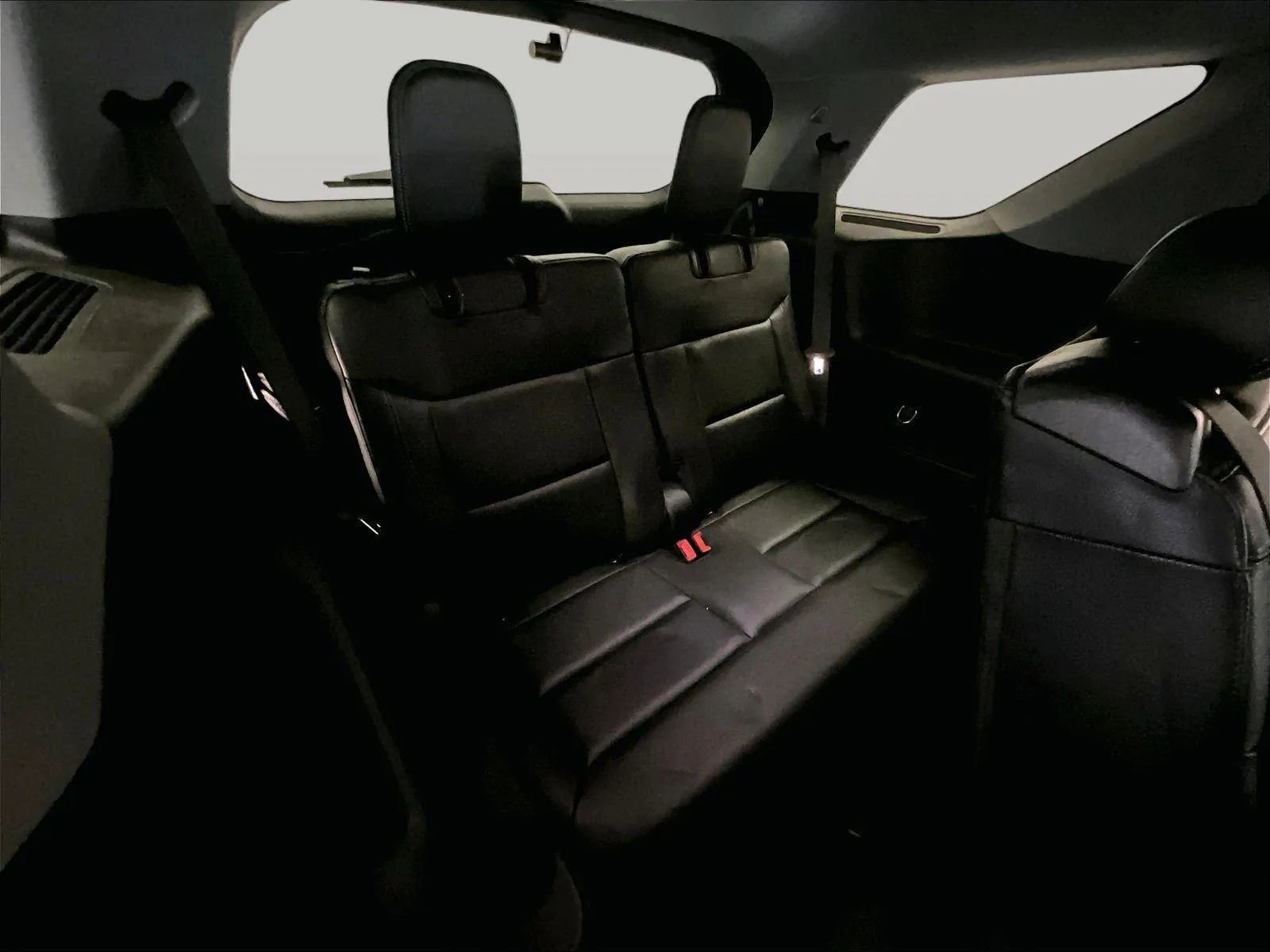 Certified 2021 Ford Explorer XLT w/ Equipment Group 202A image 27