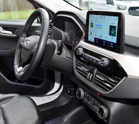 Certified 2022 Ford Escape SEL image 33