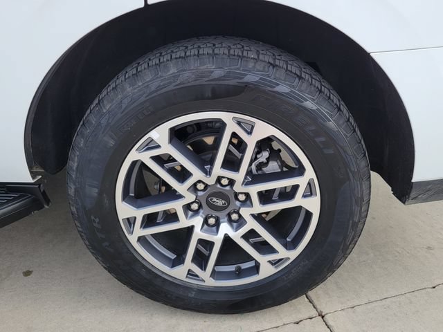 Certified 2025 Ford Expedition Active AWD/4WD image 15