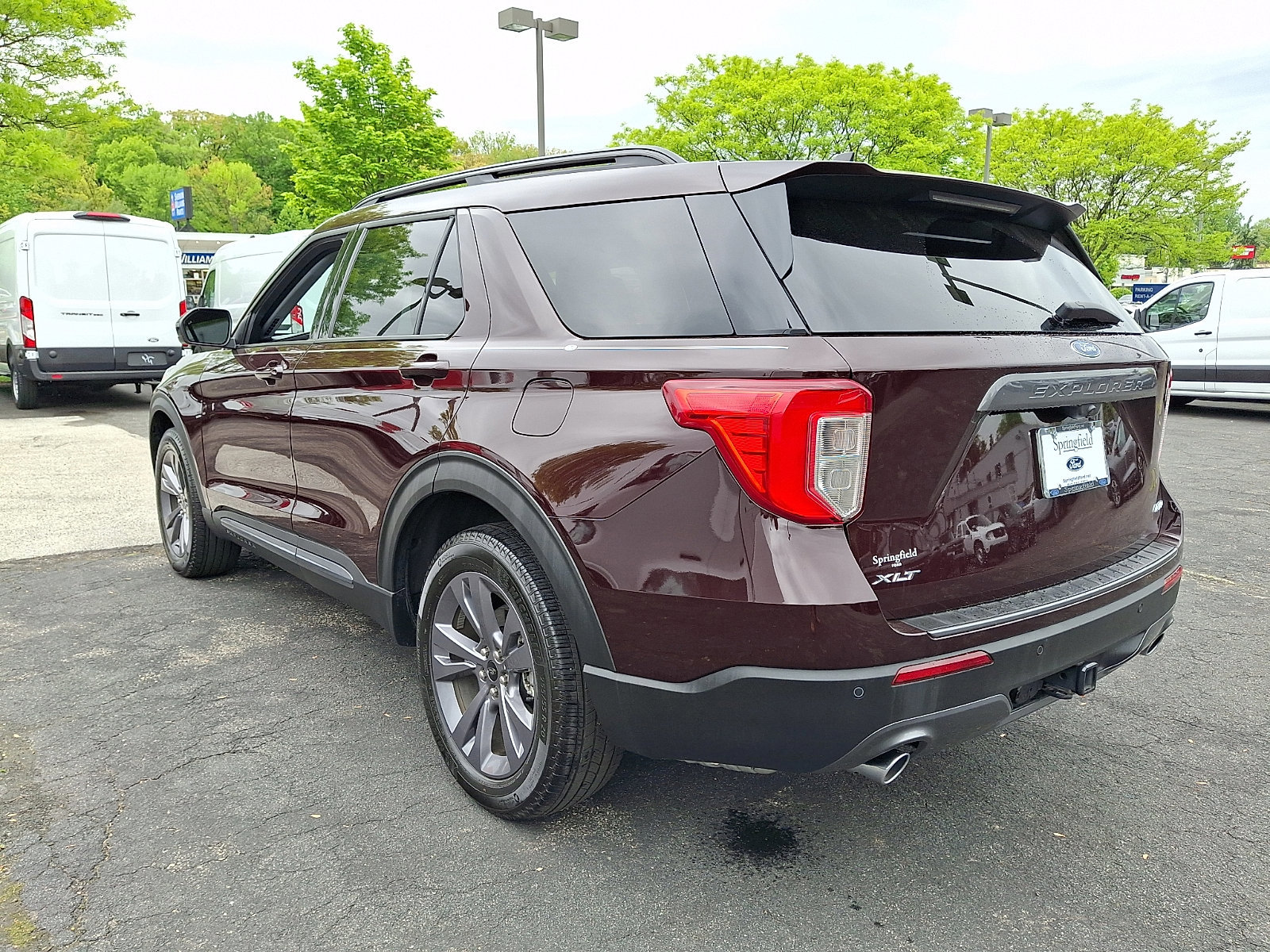 Certified 2022 Ford Explorer XLT w/ Equipment Group 202A AWD/4WD image 2