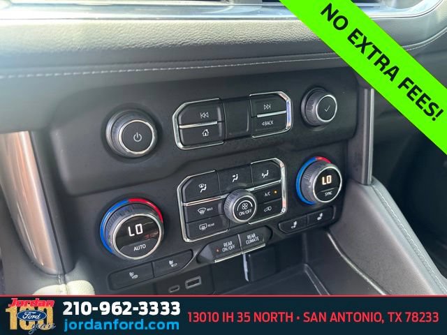 Used 2022 Chevrolet Suburban LT w/ Luxury Package RWD image 20