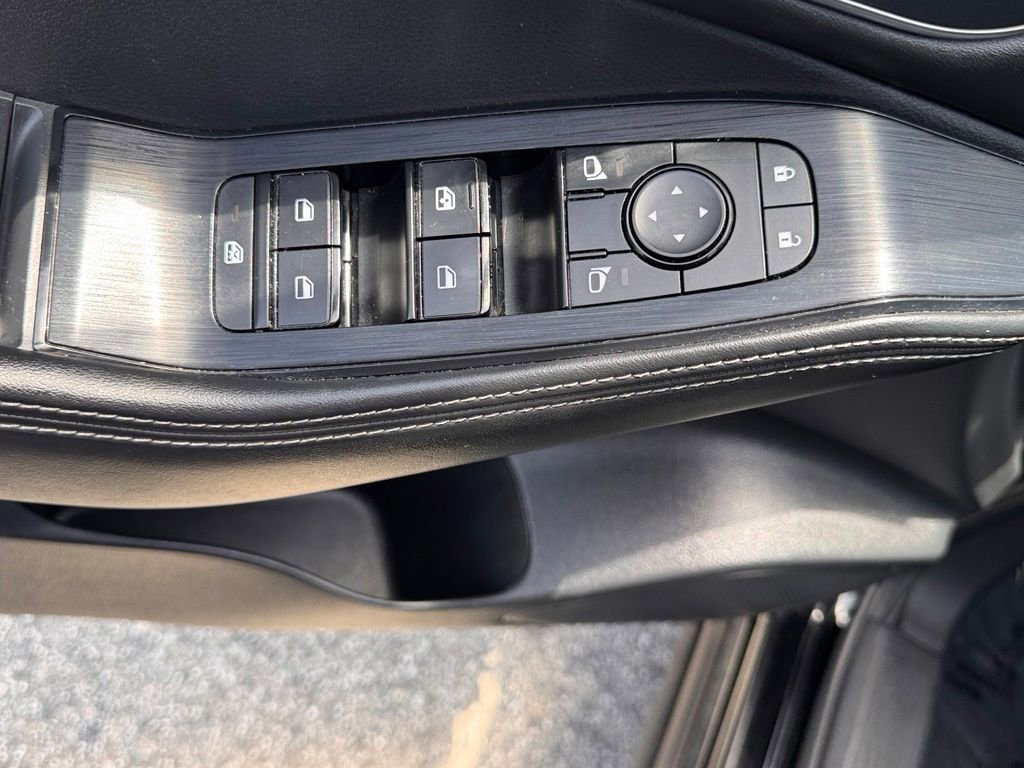 Used 2021 Nissan Rogue SV w/ Premium Package FWD image 17