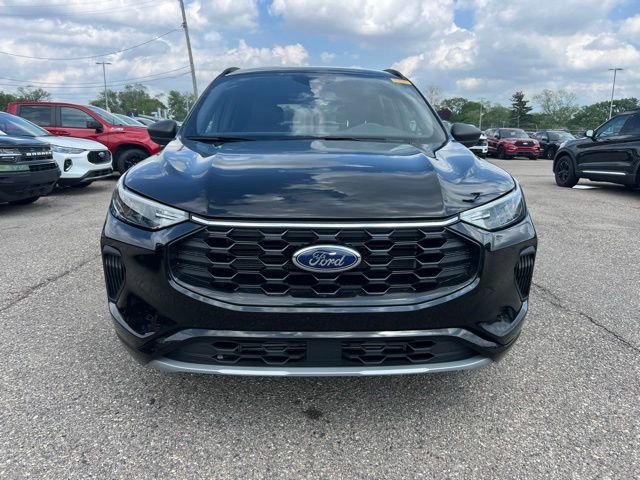 Certified 2024 Ford Escape ST-Line w/ Tech Pack #1 AWD/4WD image 2