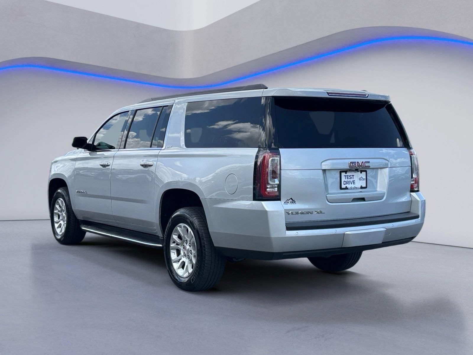 Used 2019 GMC Yukon XL SLT w/ Open Road Package RWD image 3